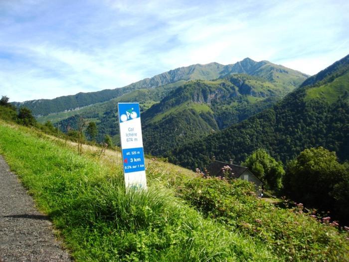 Gites Communaux A Lourdios Exterior photo